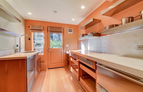 Glenview Apartamento | Aesthetically Elegant Downstairs Unit In Oakland 1 Bedroom Apts by Redawning