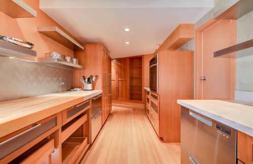 Glenview Apartamento | Aesthetically Elegant Downstairs Unit In Oakland 1 Bedroom Apts by Redawning