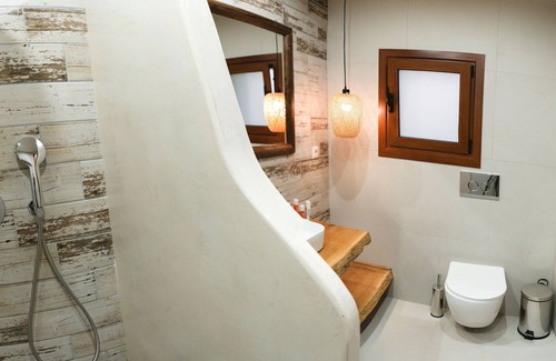 Archangelos Apartamento | Aesthisis Sensational at Archangelos