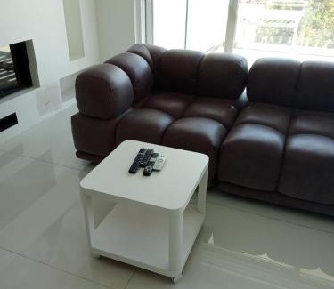 Amarousion Apartamento | Aether Loft in Marousi with Shared Pool