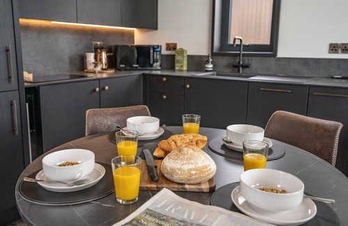 Llangefni Cabaña | Aethwy Lodge - sleeps 4 guests in 1 bedroom