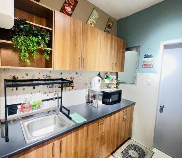 Kota Warisan Apartamento | AF Homestay 3 Bedrooms 15mins to KLIA Free Wifi Netflix