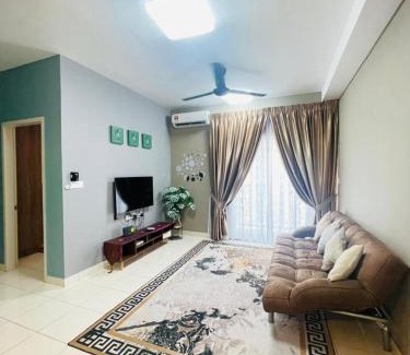 Kota Warisan Apartamento | AF Homestay 3 Bedrooms 15mins to KLIA Free Wifi Netflix
