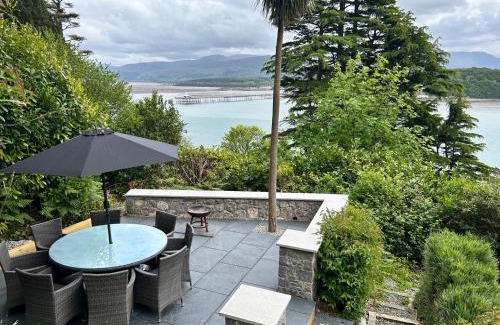 Menai Bridge Casa | Afallon