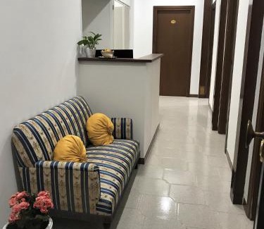 Cinecitta Casa | Affittacamere Dianir