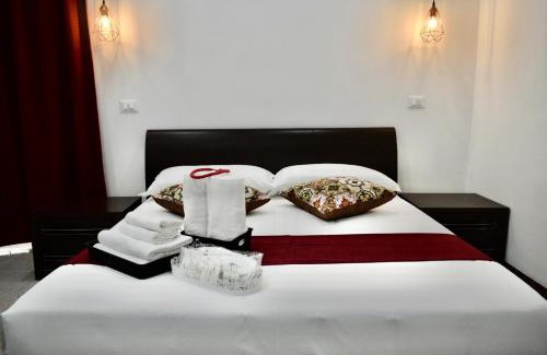 Cinecitta Casa | Affittacamere Dianir
