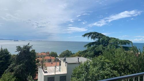 Roiano-Gretta-Barcola-Cologna-Scorcola Apartamento | Affittacamere via Moncolano mare Barcola