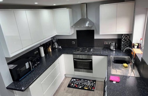 Wigan Apartamento | Affluent Living Apartment perfect for contractors and individuals