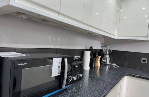 Wigan Apartamento | Affluent Living Apartment perfect for contractors and individuals