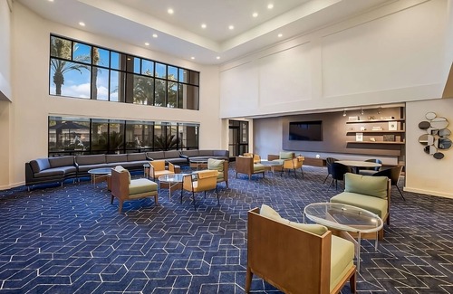 Chandler Hotel | Affordability Meets Comfort! Contemporary and Pet-friendly Unit, Swimming Pool!