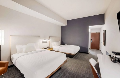 Chandler Hotel | Affordability Meets Comfort! Contemporary and Pet-friendly Unit, Swimming Pool!