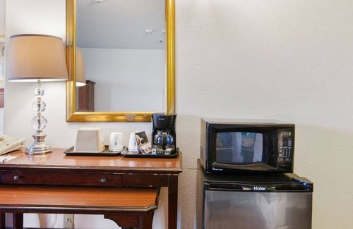 Portage Casa | Affordability Meets Comfort! Pets Allowed, Free Parking Onsite
