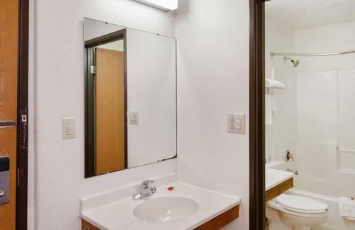 Portage Casa | Affordability Meets Comfort! Pets Allowed, Free Parking Onsite