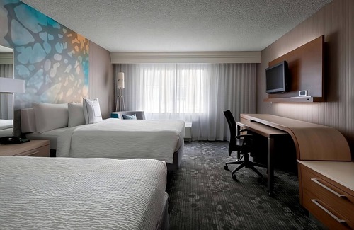 Tempe Hotel | Affordability Meets Comfort! Two Relaxing Units, Swimming Pool, Pet-friendly!