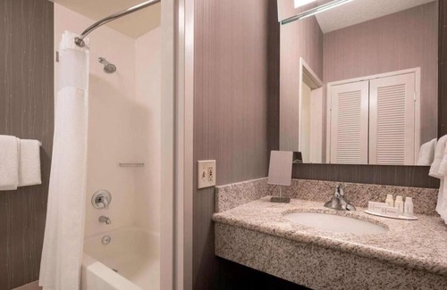 Tempe Hotel | Affordability Meets Comfort! Two Relaxing Units, Swimming Pool, Pet-friendly!