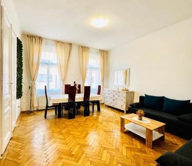 Schottenfeld Apartamento | Affordable 1BR & 1LR Apt, 7 Min to Westbahnhof