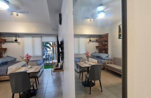 Pio del Pilar Apartamento | Affordable Condo in Makati w/Wi-Fi, Netflix, Pool