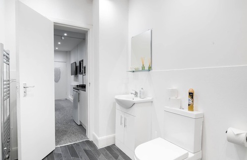 Southgate Apartamento | Affordable En-Suite Studio Rooms in London, N14 2C