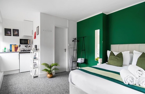 Southgate Apartamento | Affordable En-Suite Studio Rooms in London, N14 1A