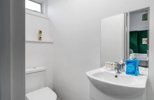 Southgate Apartamento | Affordable En-Suite Studio Rooms in London, N14 2B