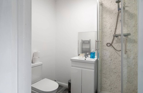 Southgate Apartamento | Affordable En-Suite Studio Rooms in London, N14 1B