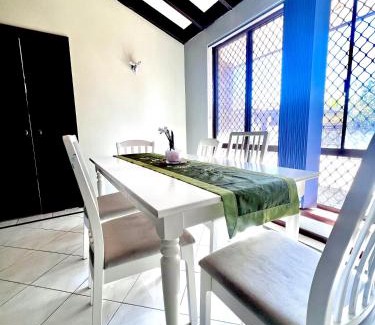 Booragoon Casa | Affordable long Term Stay Queen Size Bedroom Near City University Fremantle