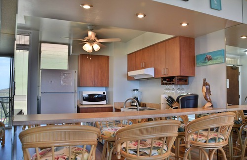 Makaha Condominio | Lujo asequible, magnífico condominio de un dormitorio, vistas increíbles Aparcamiento gratuito y WiFi