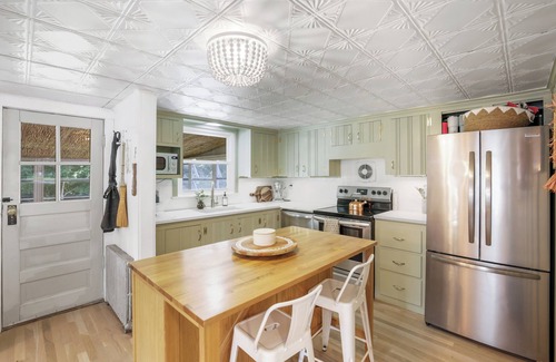 Pawcatuck Casa | Affordable Luxury Resort Home with an In-Ground Pool & Hot Tub. Sleeps 10.