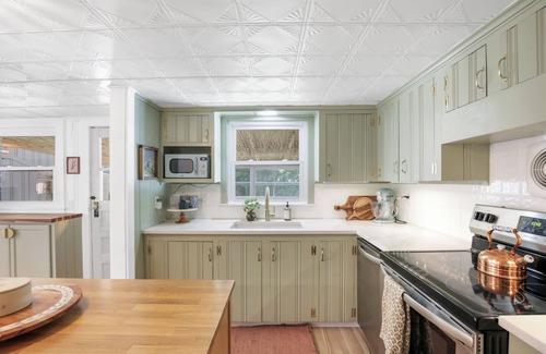 Pawcatuck Casa | Affordable Luxury Resort Home with an In-Ground Pool & Hot Tub. Sleeps 10.
