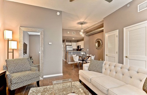 Historic Ybor Condominio | Asequible y moderno de lujo - 2 BD / 2 baños en Ybor City - Tampa Dowtown