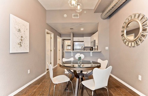 Historic Ybor Condominio | Asequible y moderno de lujo - 2 BD / 2 baños en Ybor City - Tampa Dowtown