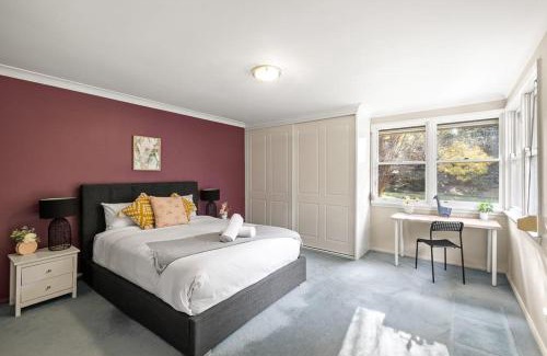 Pymble Casa | Affordable No-Frills Queen Ensuite Room in Pymble
