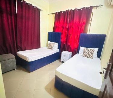 Dar es Salaam Cama Y Desayuno | Affordable pearl Lulu Apartments with Fast WiFi