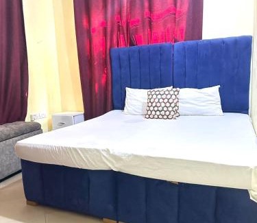 Dar es Salaam Cama Y Desayuno | Affordable pearl Lulu Apartments with Fast WiFi