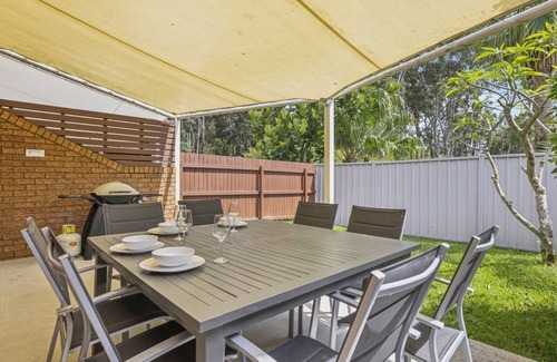 Coffs Harbour Casa | Affordable, Pet Friendly, Pool, Spa,Tennis, Beach