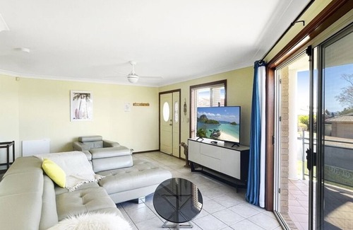 Shell Cove Casa | Affordable Waterview Stay in a prime location of Shell Cove!