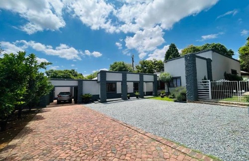 Vredefort Casa | Afri Gastekamers - Family Rooms
