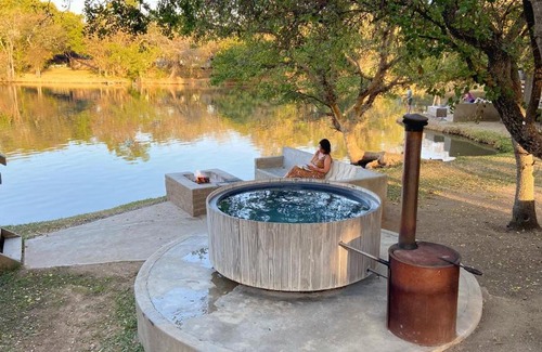 Thorny Bush Game Reserve Chalet De Esquí | AfriCamps Hoedspruit