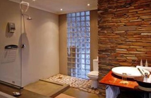 Kempton Park Casa | African Moon Corporate House