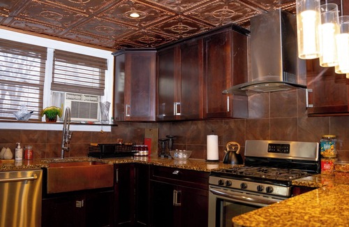 North Side Casa | African Oasis Luxury Inn at the Gallery in Fleetwood