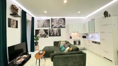 Altlerchenfeld Apartamento | African Paradise with Jacuzzi & Sauna