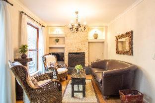 Capri Apartamento | African Violet Guest Suites