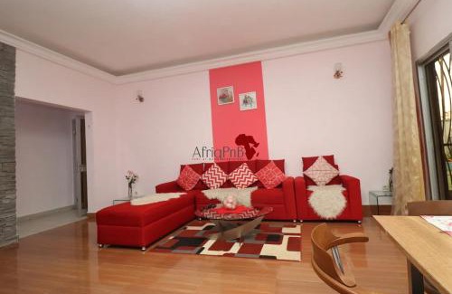 Kribi Apartamento | AfriqPnB RF Appart Biyem Assi avec Piscine