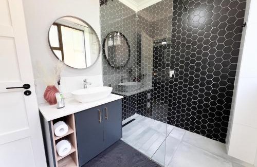 Pretoria Casa | Afrique134 Willow Tree Private Garden Suite