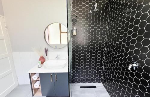 Pretoria Casa | Afrique134 Willow Tree Private Garden Suite