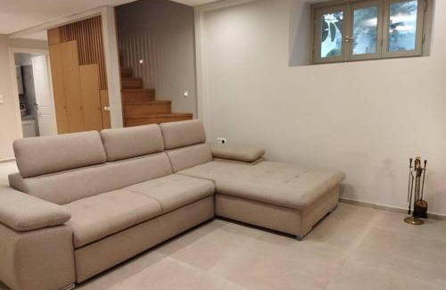 Leonidio Apartamento | Afroditis's & Makis's apartment 2