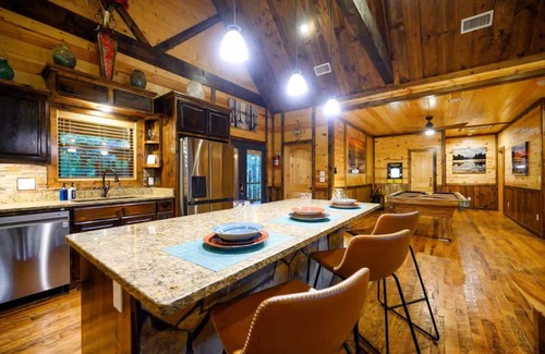 Broken Bow Cabina | After the Sunset! 1-Level 5BR w/Pool + Arcade