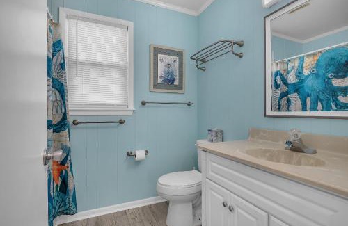 Long Beach Casa | Afternoon Delight by Oak Island Accommodations