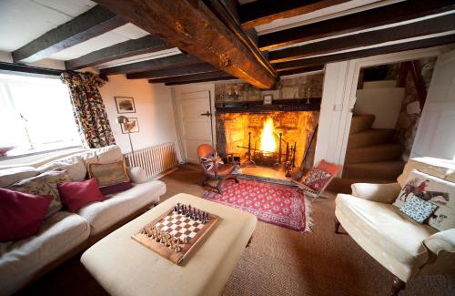Freshwater Casa | Afton Thatch: Beautiful Thatched Family Cottage