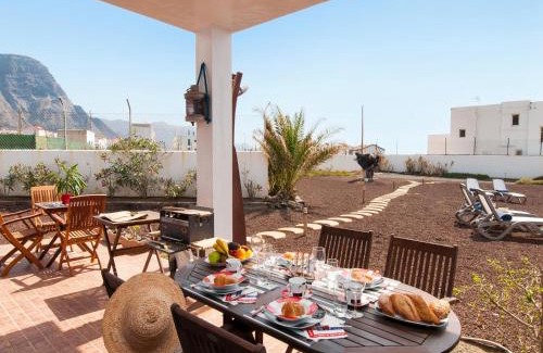 Agaete Casa | Agaete Beach Rental at Volcanic Natural Pools by VillaGranCanaria